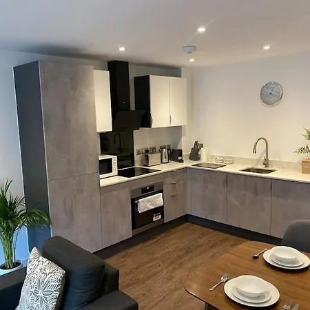 Luxury 2 Bedroom & 2 Bathroom Apartmán York