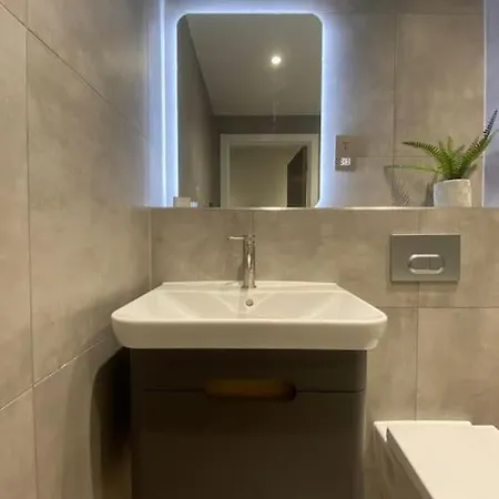 Apartmán Luxury 2 Bedroom & 2 Bathroom *