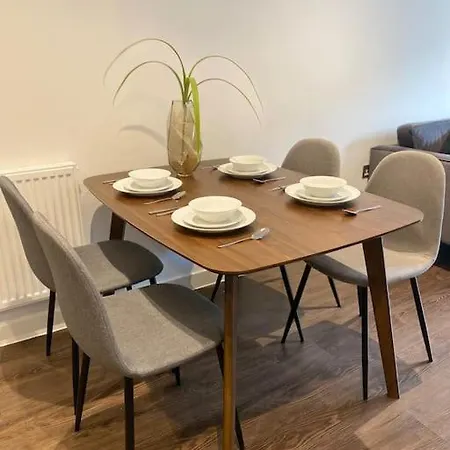 Luxury 2 Bedroom & 2 Bathroom York