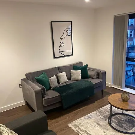 Luxury 2 Bedroom & 2 Bathroom York